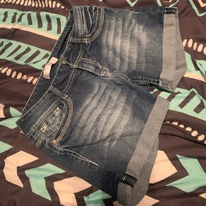 Cute short shorts for women